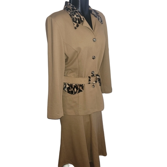 D'Allaird 90's Vintage Skirt Suit Set in Brown and Tan - Picture 3 of 7